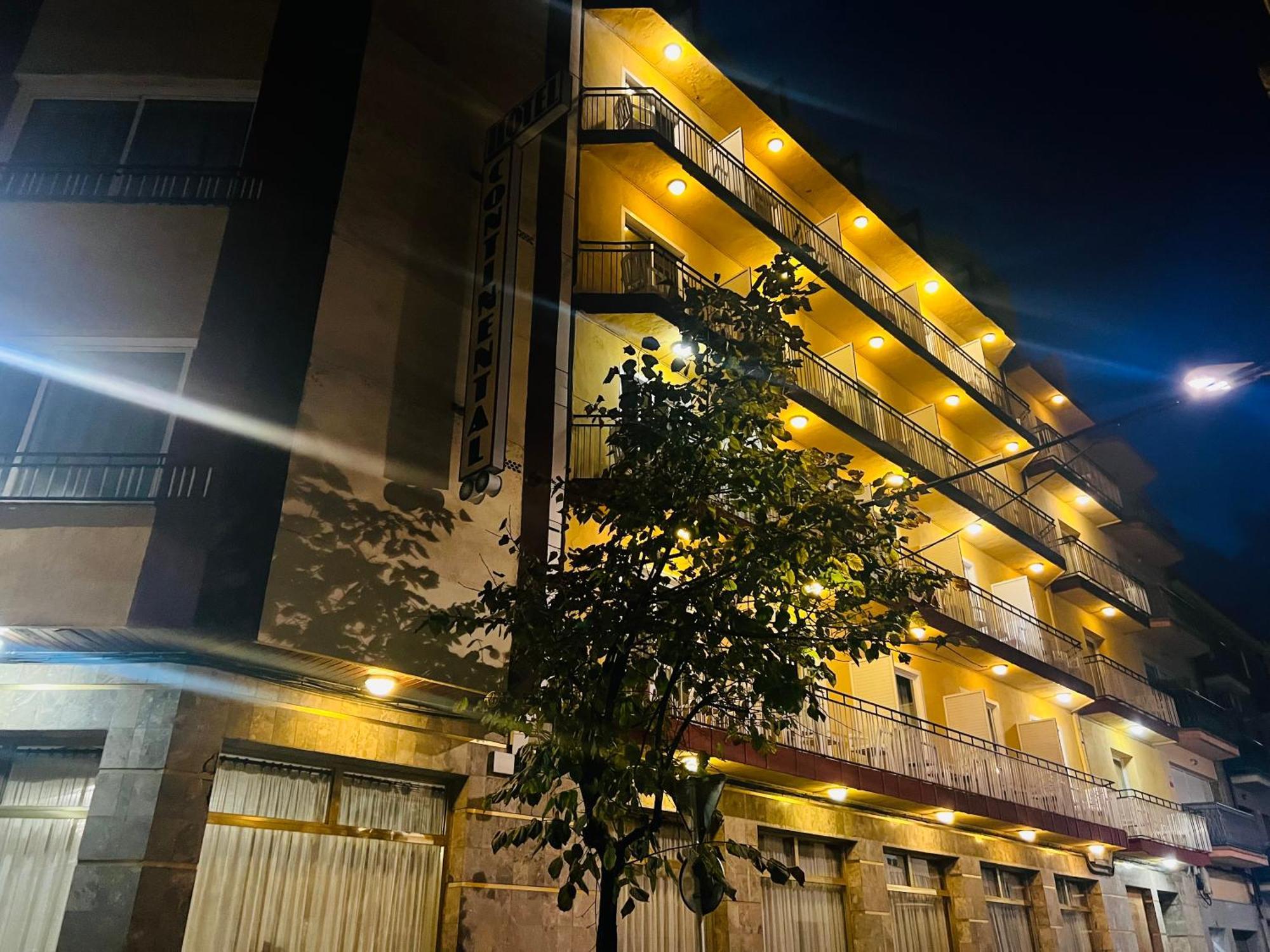 Hotel Continental กาเลญา ภายนอก รูปภาพ